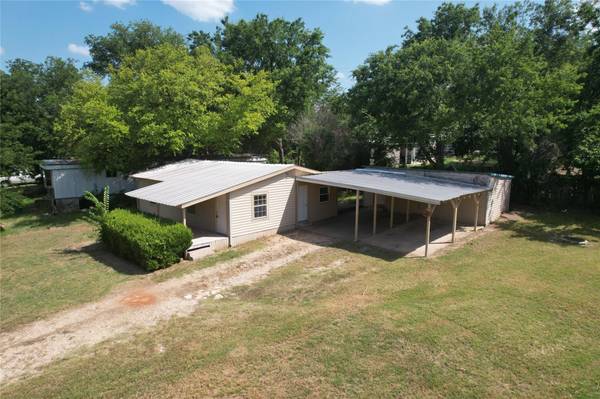 3718 Hedge Row Street, Granbury, TX 76048