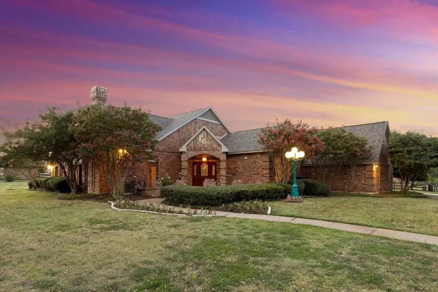 175 Oak Trail Drive, Double Oak, TX 75077