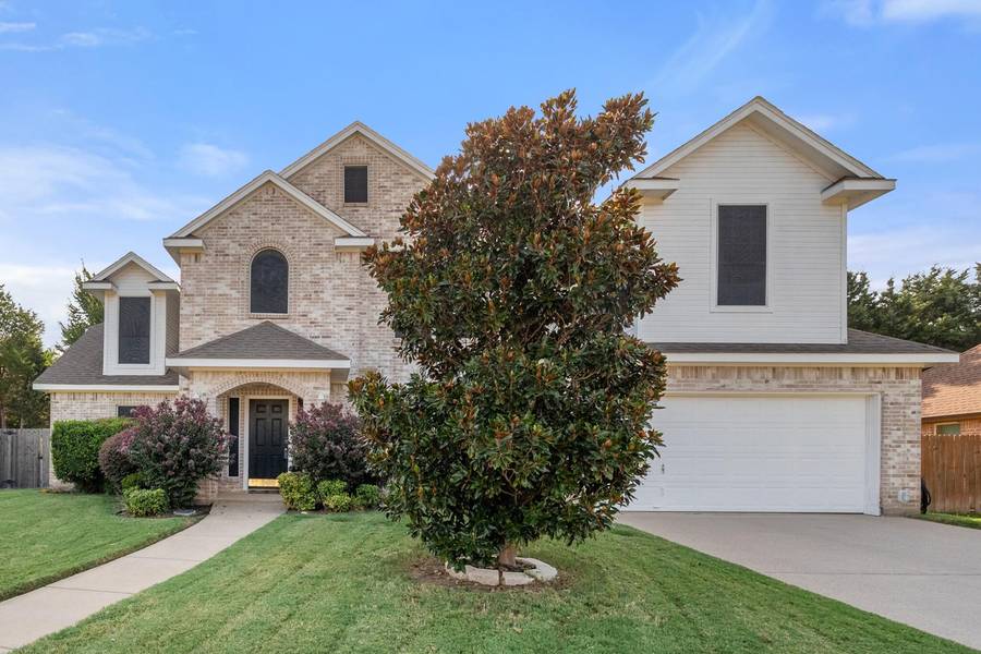 6403 Creekbend Court, Arlington, TX 76001