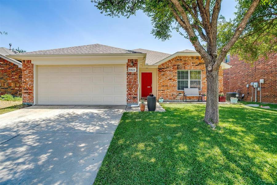 8424 Cactus Flower Drive, Fort Worth, TX 76131