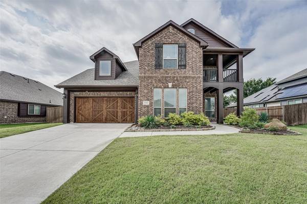 183 Half Moon Drive, Waxahachie, TX 75165