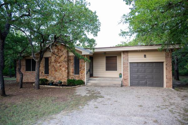 507 Longo Court, Runaway Bay, TX 76426