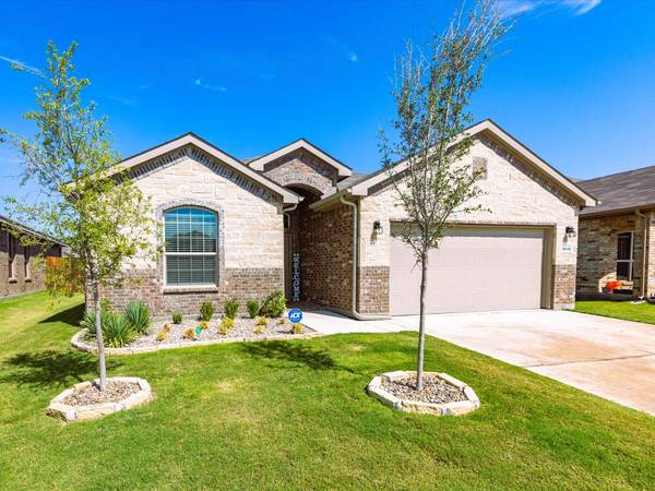 2432 Moon Ranch Drive, Weatherford, TX 76087