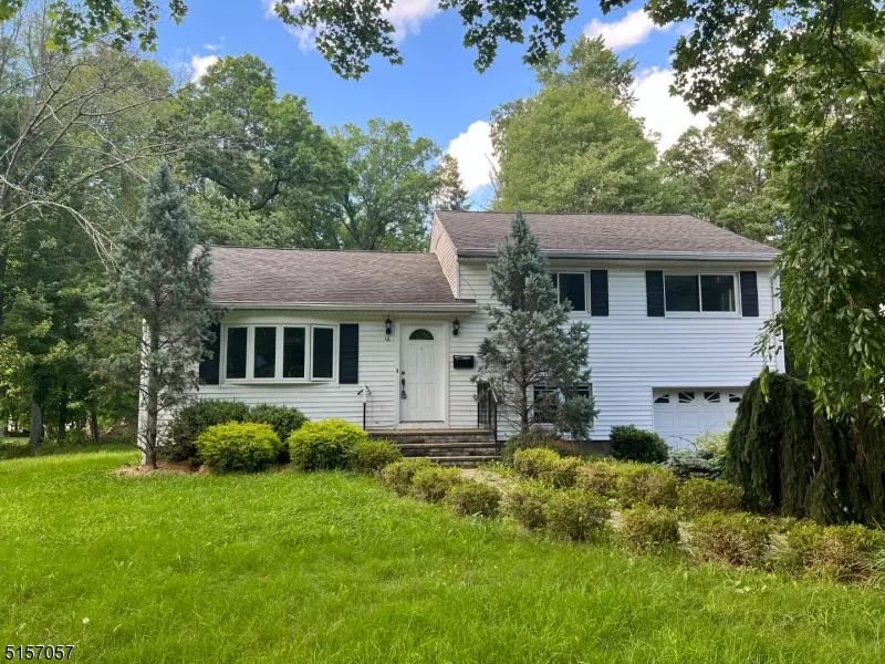 16 Bryant Dr, Livingston Twp., NJ 07039