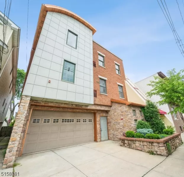 75 E 23Rd St #4, Bayonne City, NJ 07002