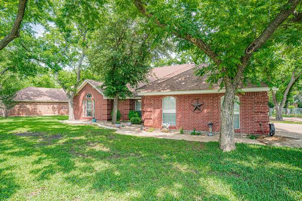 9307 S Longwood Drive, Granbury, TX 76049