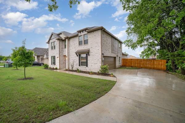 1030 Owen Drive, Desoto, TX 75115