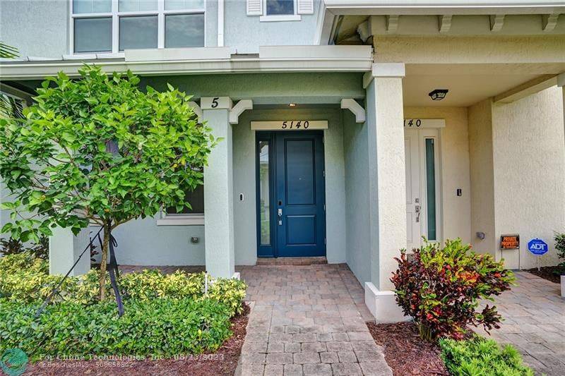 Hollywood, FL 33021,5140 Eucalyptus Dr #5