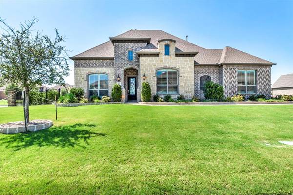 305 Toulouse Lane, Heath, TX 75032