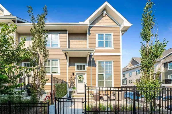 Calgary, AB T3M 2V5,904 Cranbrook WALK SE