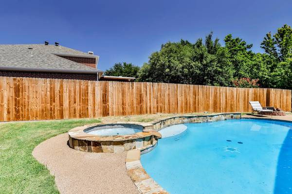 7558 Bryce Canyon Drive W, Fort Worth, TX 76137