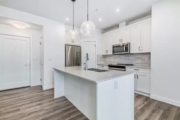 Calgary, AB T2X 5A2,40 Walgrove Walk SE #312