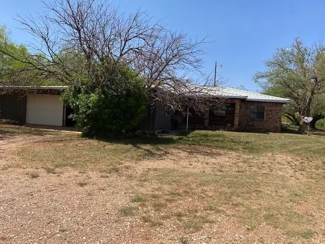 Rotan, TX 79546,818 County Road 320