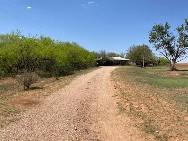 Rotan, TX 79546,818 County Road 320