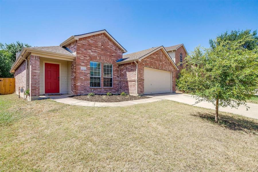 5817 Paloma Blanca Drive, Fort Worth, TX 76179