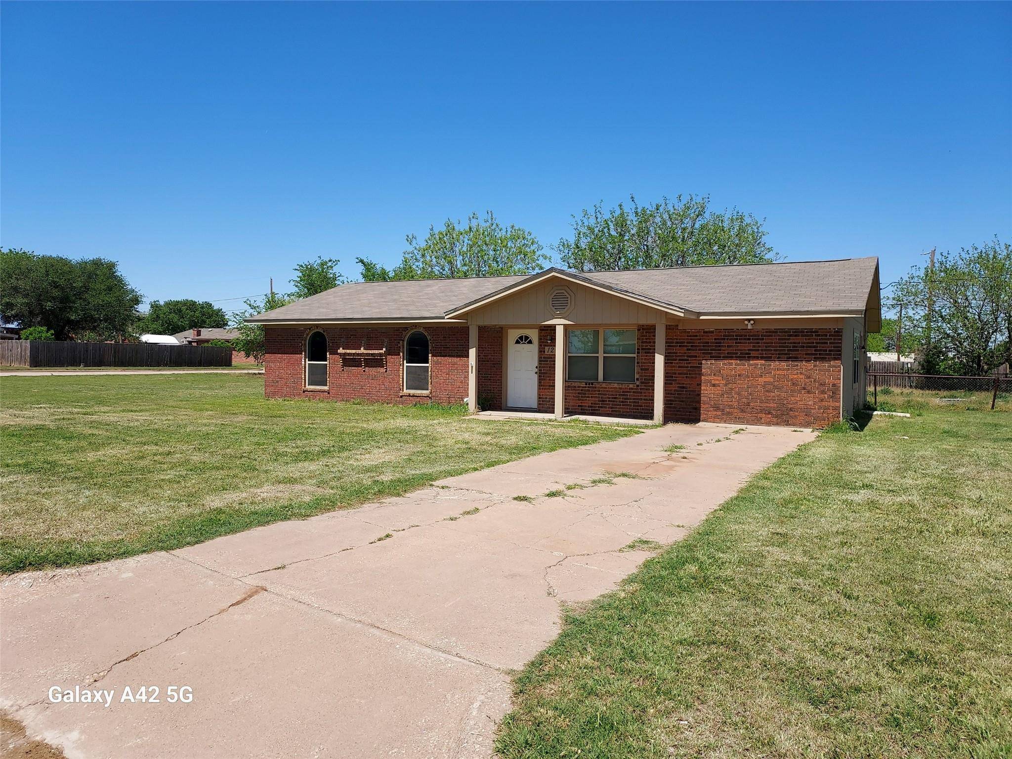 12 Holliday Circle,  Holliday,  TX 76366