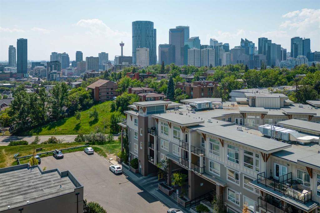 Calgary, AB T2E 3S7,707 4 ST NE #412