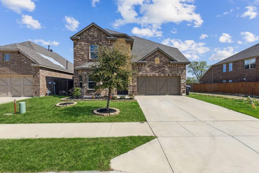 8300 Pine Meadows Drive, Fort Worth, TX 76244