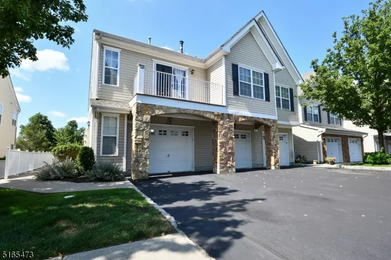 32 Mountainside Dr, Pompton Lakes Boro, NJ 07442