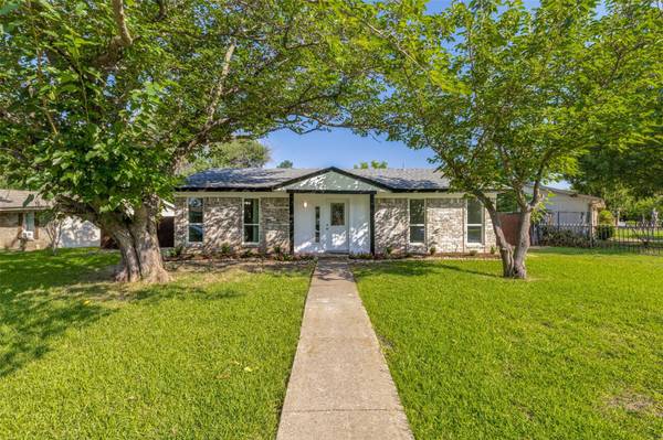 9671 Dale Glade Drive, Dallas, TX 75217