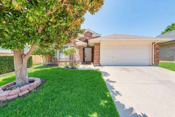 6006 Copperfield Drive, Arlington, TX 76001