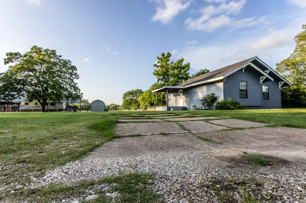 Ector, TX 75439,205 E Cardinal Street