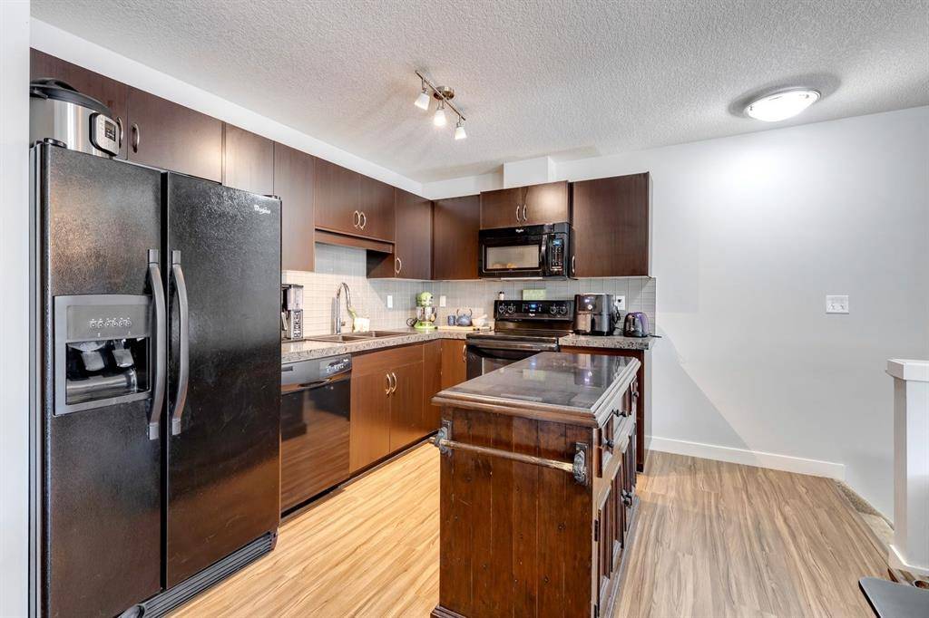 Calgary, AB T3R 0R6,250 Sage Valley RD NW #114