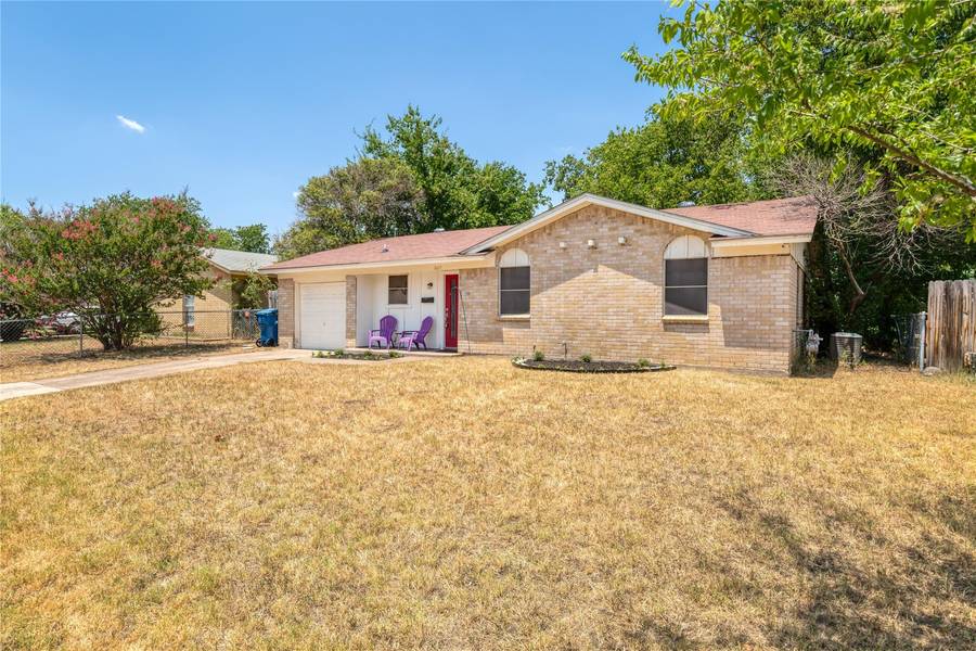 1669 Americana, Blue Mound, TX 76131