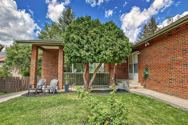 Calgary, AB t2v 3r4,2420 Palismount PL SW