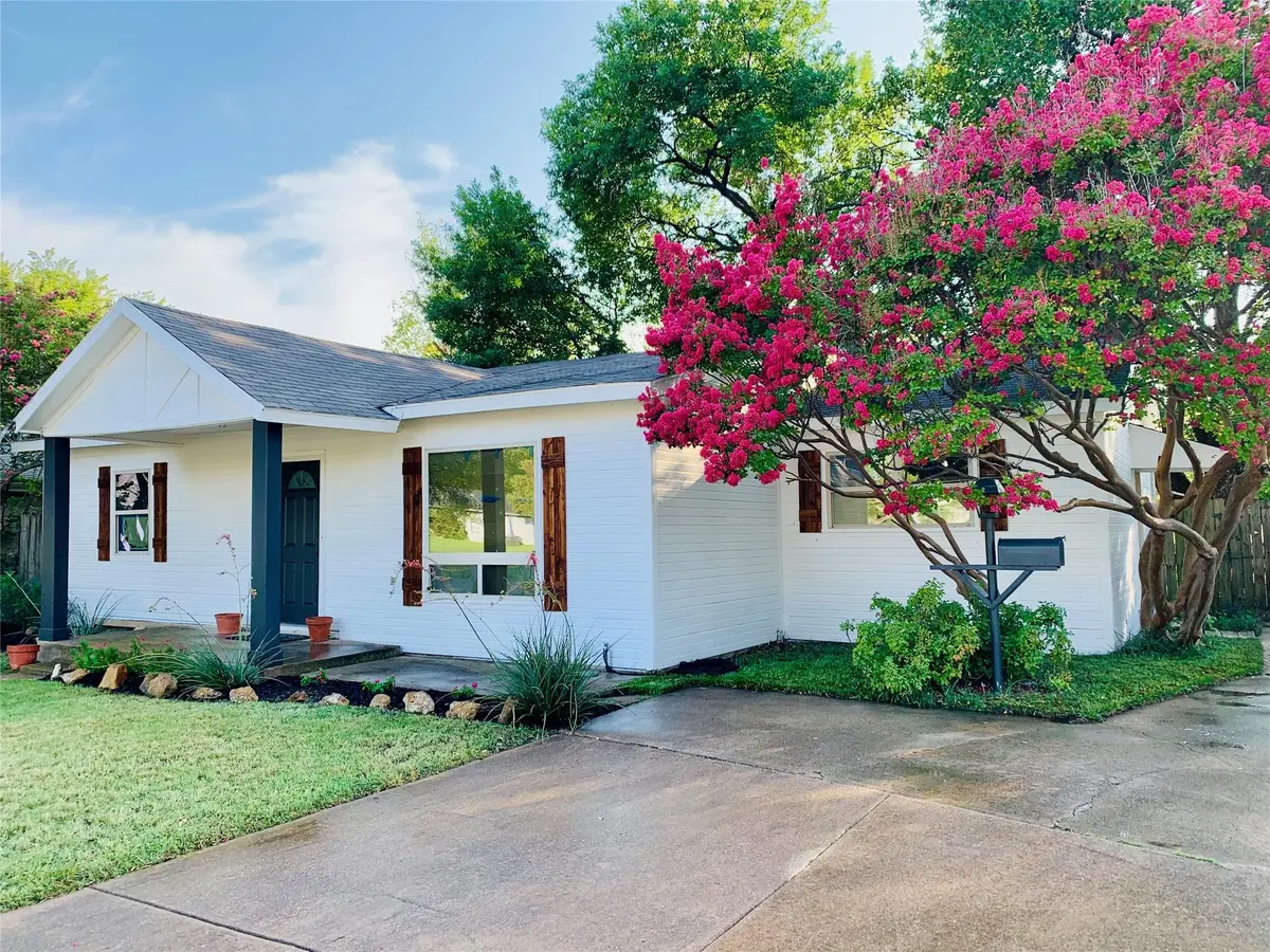 221 N Hampshire Street, Saginaw, TX 76179