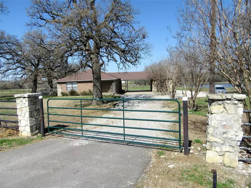 1817 Spring Hill Road, Aubrey, TX 76227