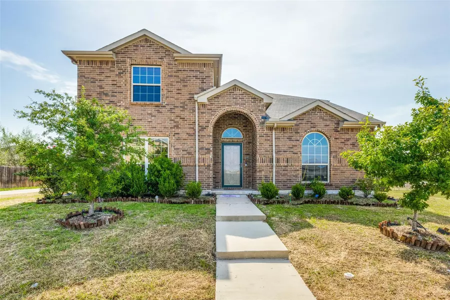 2500 Glen Hollow Drive, Lancaster, TX 75134