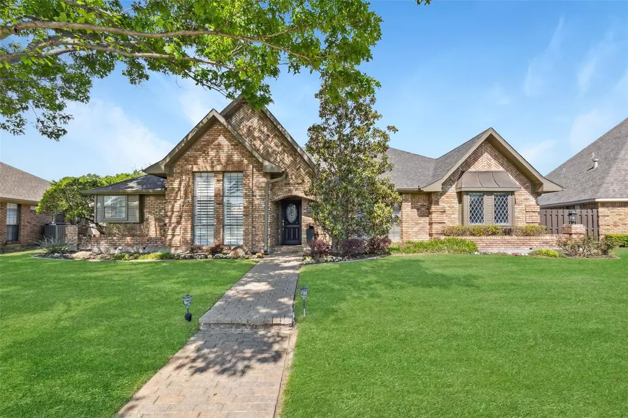 2532 Willowdale Drive, Carrollton, TX 75006