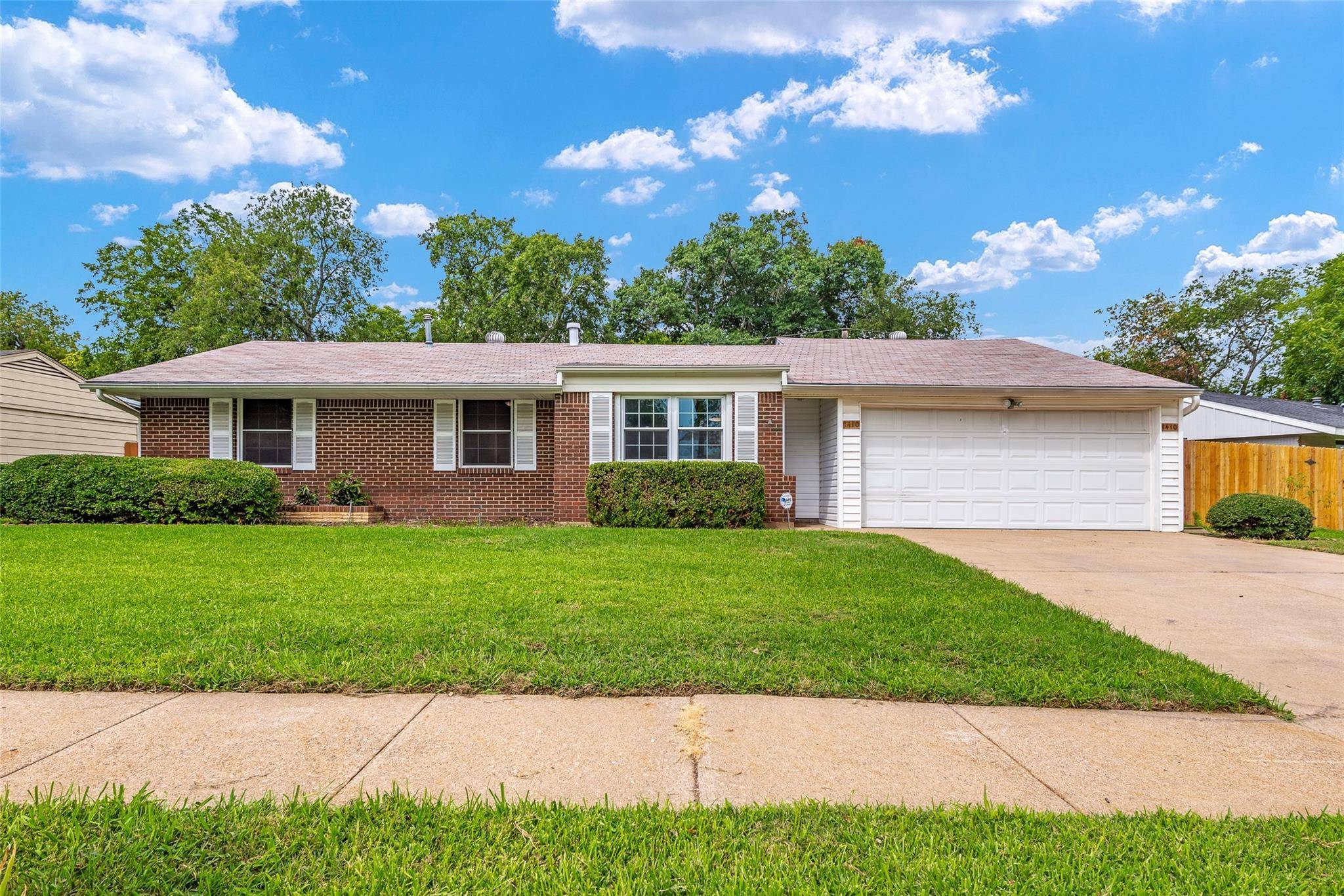 1410 Carswell Terrace,  Arlington,  TX 76010