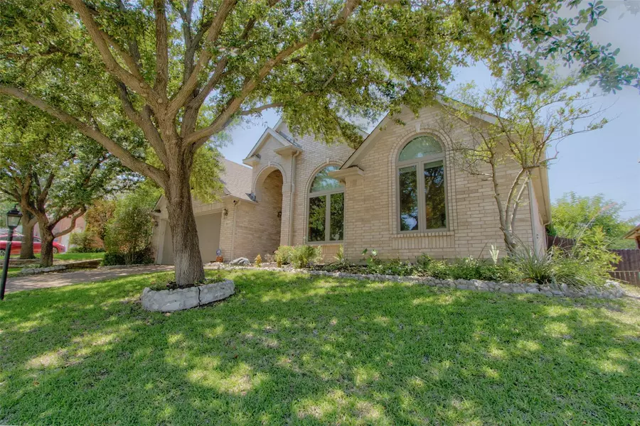 2627 Cedar View Drive, Arlington, TX 76006