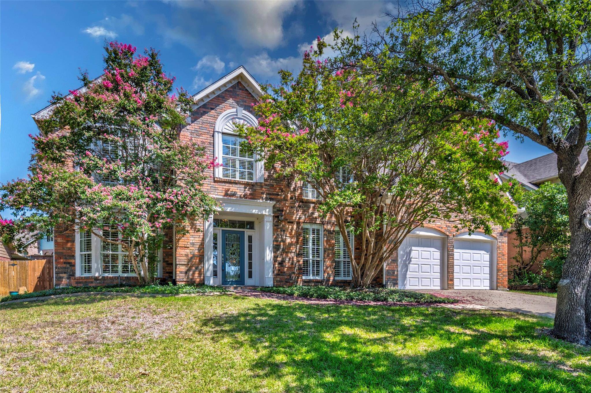 1082 Woodbriar Drive, Grapevine, TX 76051