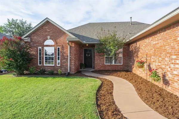 424 Clear View Drive, Washington, OK 73093