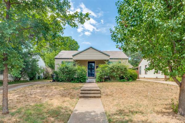 5913 Locke Avenue, Fort Worth, TX 76107