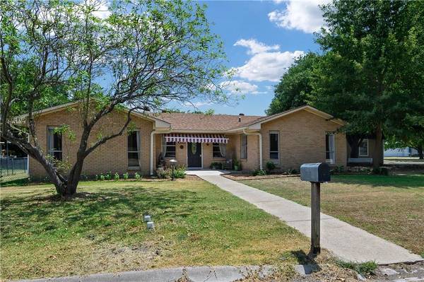 521 S Pearl Street, Kemp, TX 75143