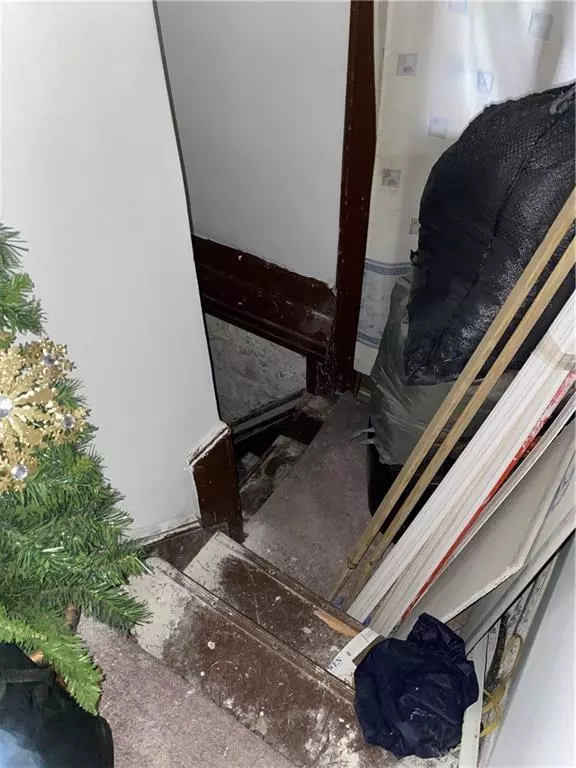 Rosedale, NY 11422,241-06 141st AVE