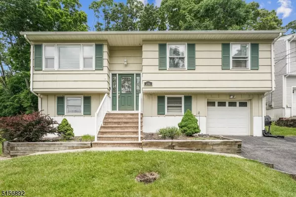 246 Carentan Rd, Hopatcong Boro, NJ 07843