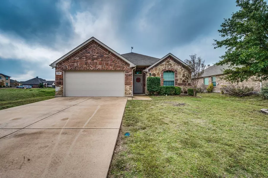 209 Thoroughbred Street, Waxahachie, TX 75165