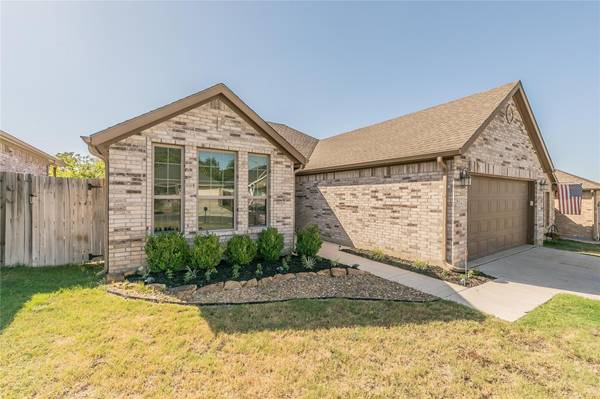 812 N Ridge Drive, White Settlement, TX 76108