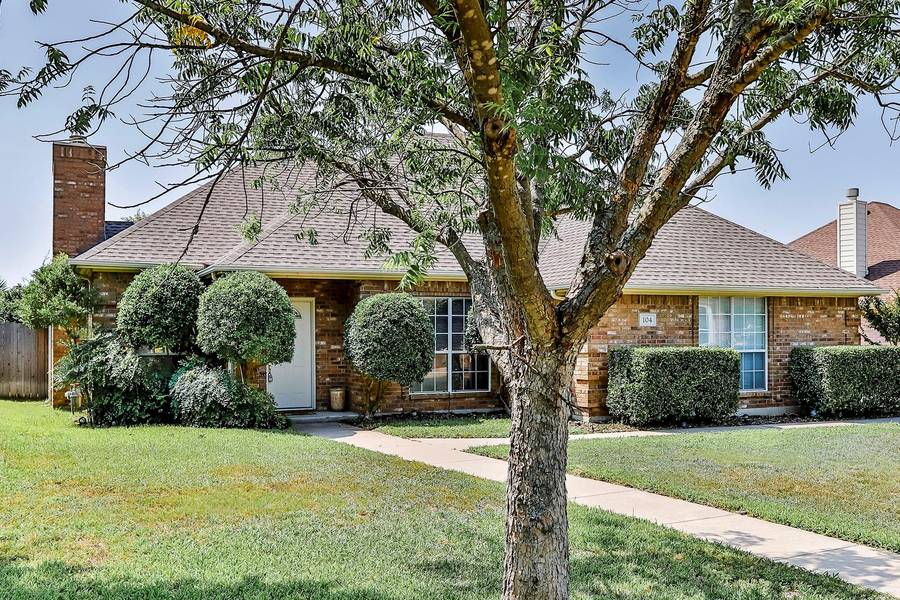 104 Honeysuckle Drive, Justin, TX 76247