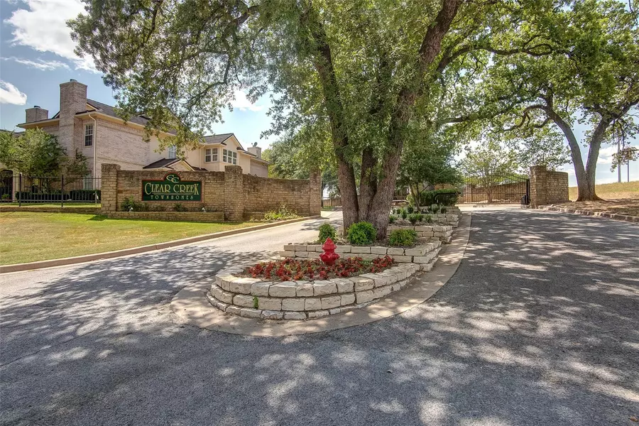 2126 Lakeforest Drive, Weatherford, TX 76087