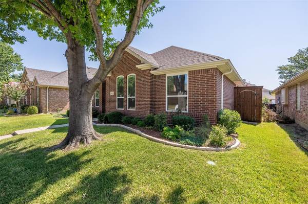 Irving, TX 75063,8632 Woodcreek Drive