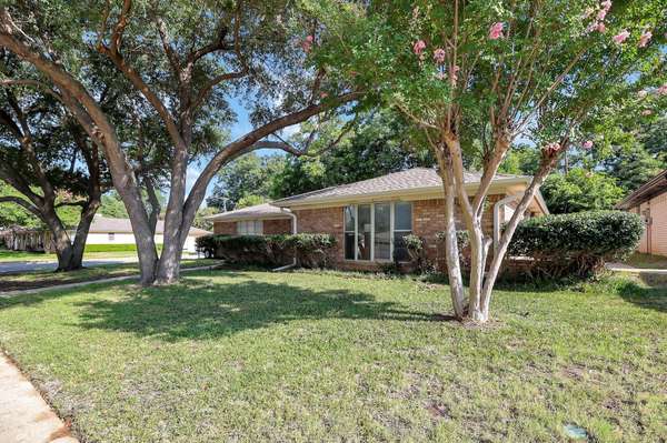 1701 Winchester Way, Bedford, TX 76022