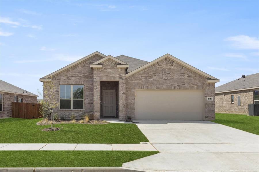 2928 Desert Lily Lane, Fort Worth, TX 76108