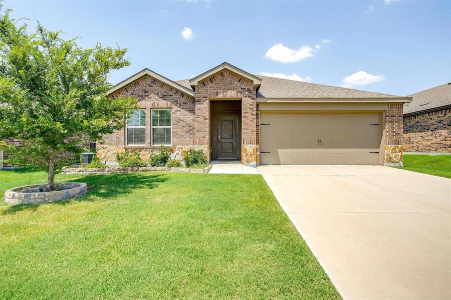 917 English Drive, Aubrey, TX 76227