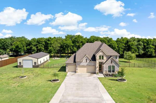 1204 The Trails Drive, Blue Ridge, TX 75424